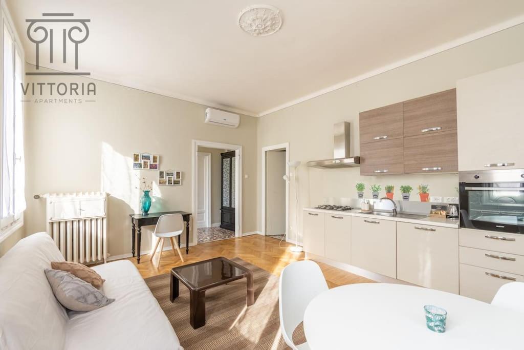 Vittoria Apartments: Viale Dante Виченца Экстерьер фото